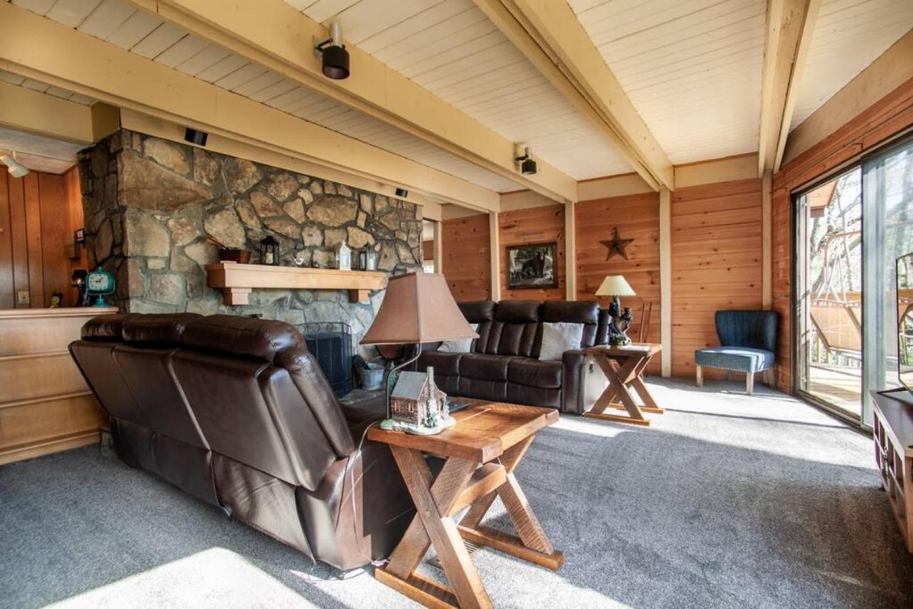 Bear View Chalet With Hot Tub And Near Ober Гетлинбург Екстериор снимка