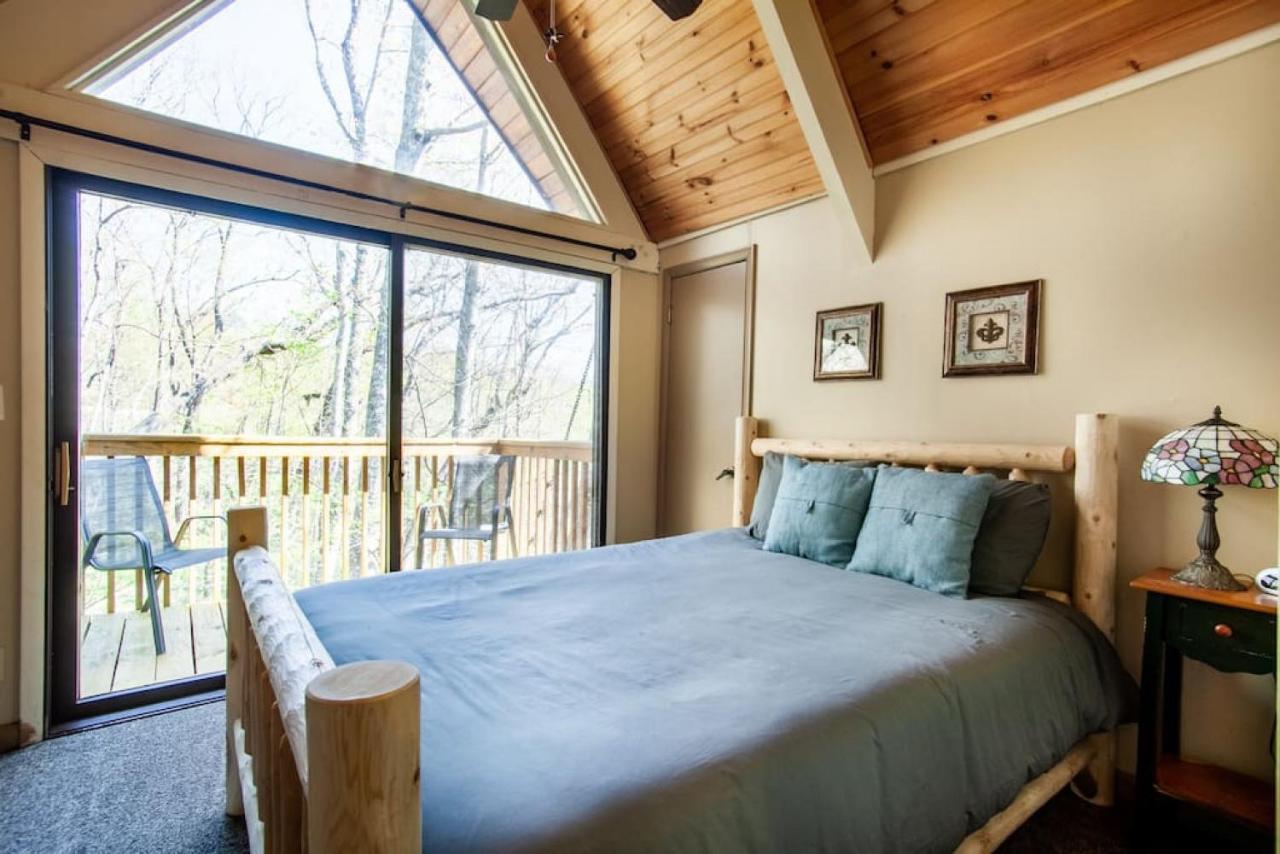 Bear View Chalet With Hot Tub And Near Ober Гетлинбург Екстериор снимка